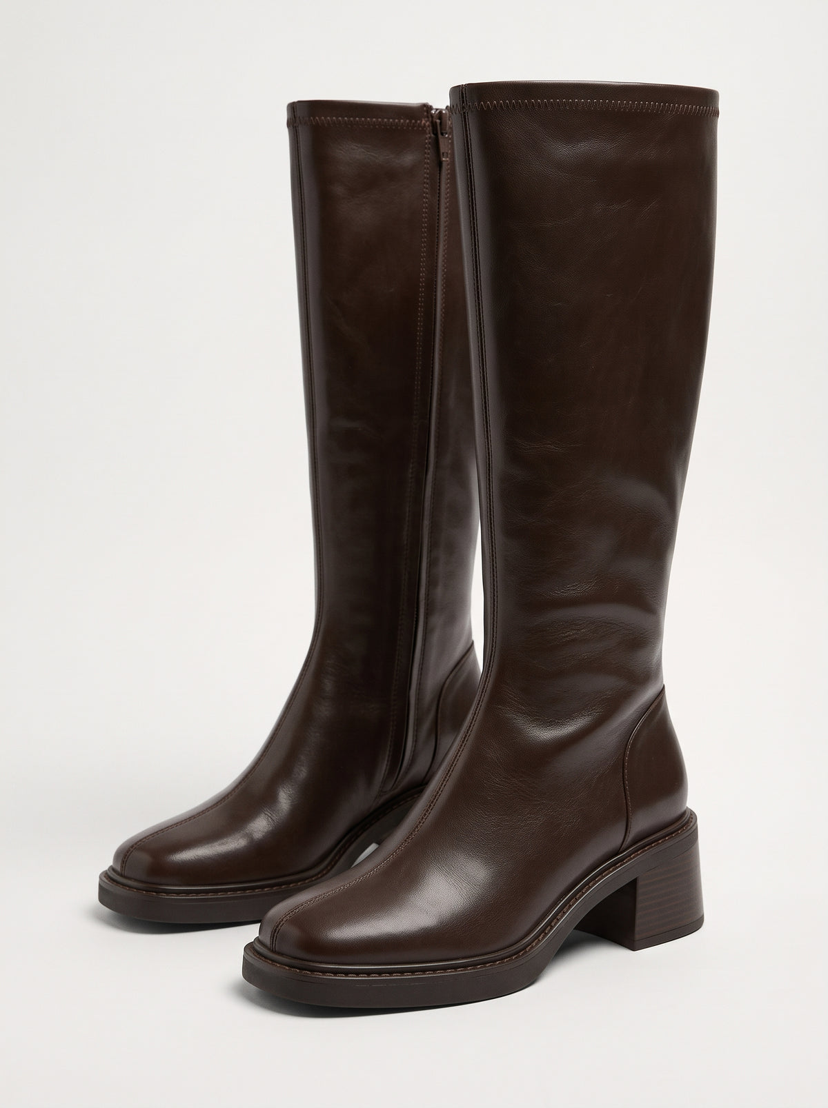 Marina | Botas altas de cuero de punta fina y tacón bajo