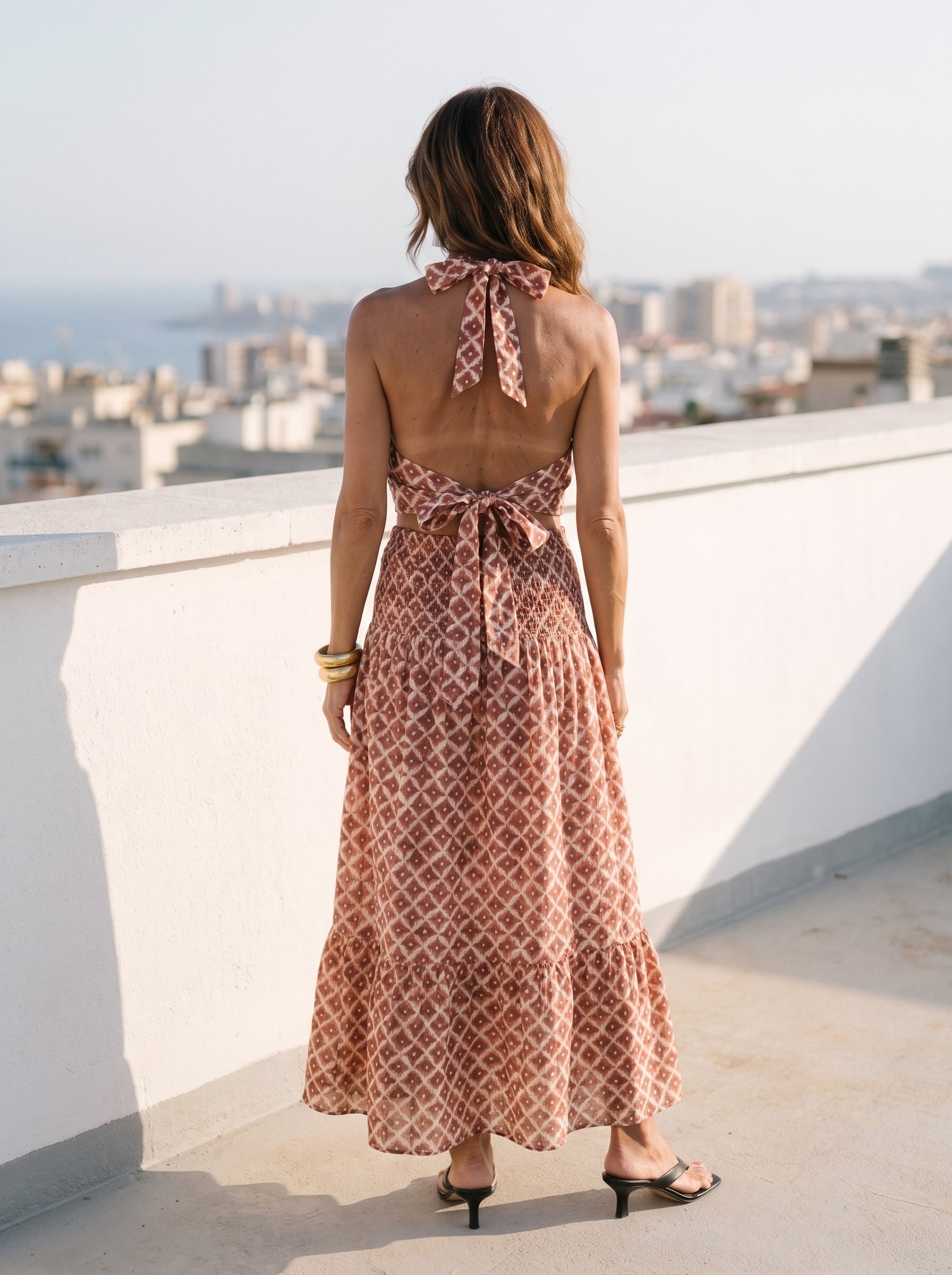 Nerea | Conjunto de top halter y falda con estampado ikat terracota